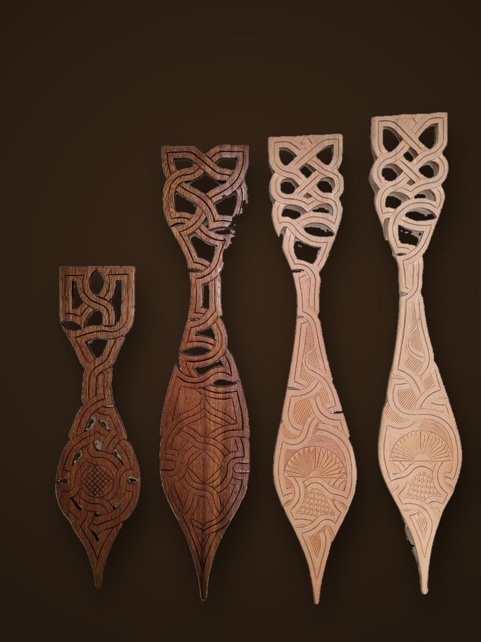 Collection de pagaies décoratives en bois sculpté, différentes essences — Sarame Art Design