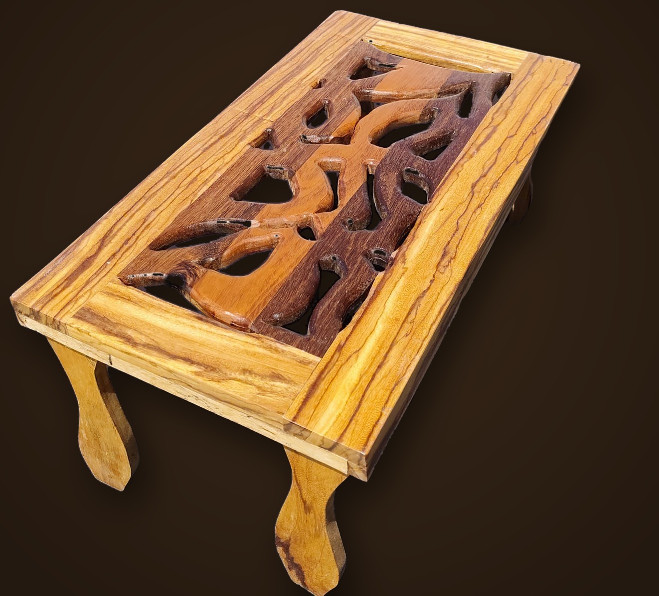 Table basse en bois zébré au plateau central ajouré — Sarame Art Design